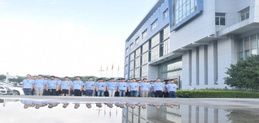 軍訓(xùn)，將我們擰成一股繩